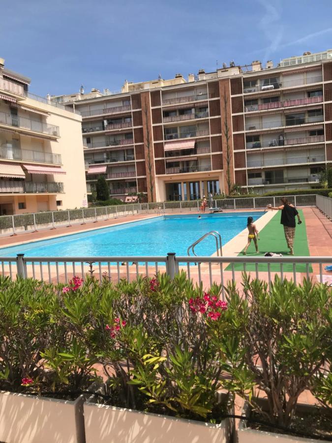 Studio Climatise Et Piscine En Bord De Mer โรกบรูน-กัป-มาร์แต็ง ภายนอก รูปภาพ